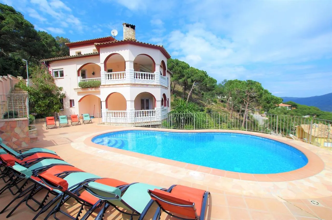 Villa Christine: Luxurious 17-Person Villa with Pool and Barbecue Lloret de Mar