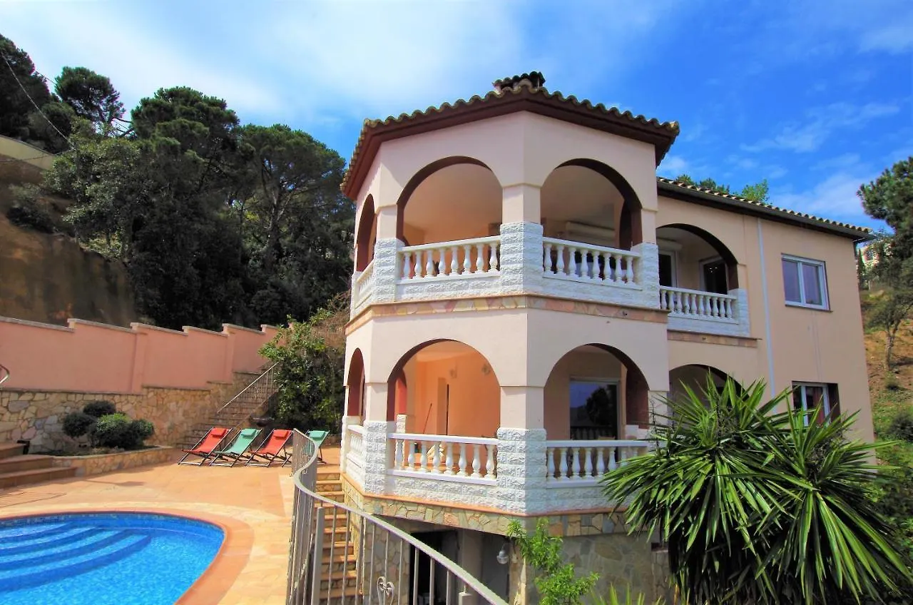 Villa Christine: Luxurious 17-Person Villa with Pool and Barbecue Lloret de Mar