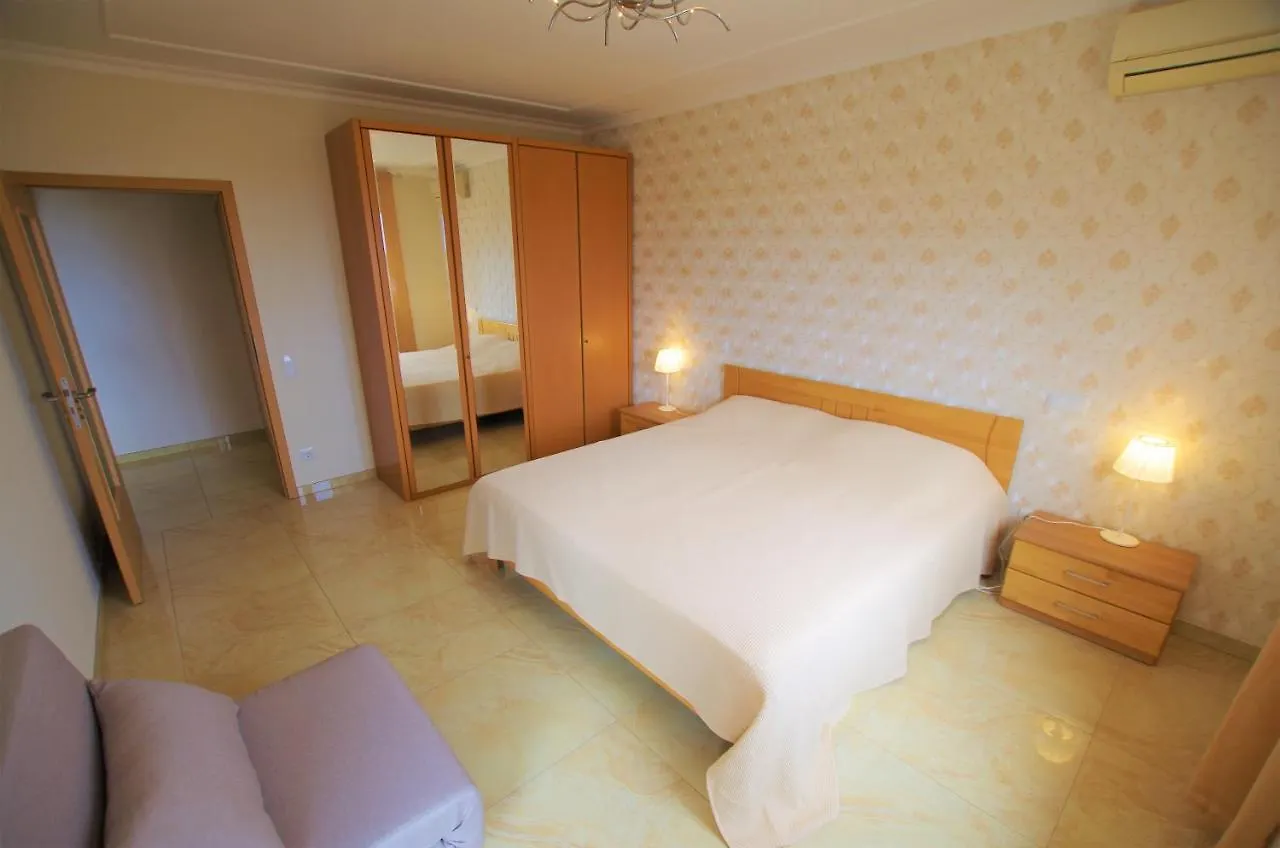 Villa Christine: Luxurious 17-Person Villa with Pool and Barbecue Lloret de Mar 0*,