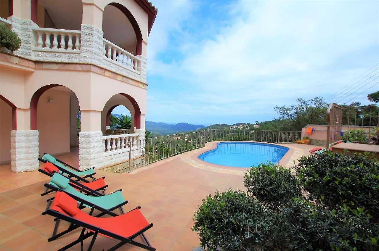 Villa Christine: Luxurious 17-Person Villa with Pool and Barbecue Lloret de Mar