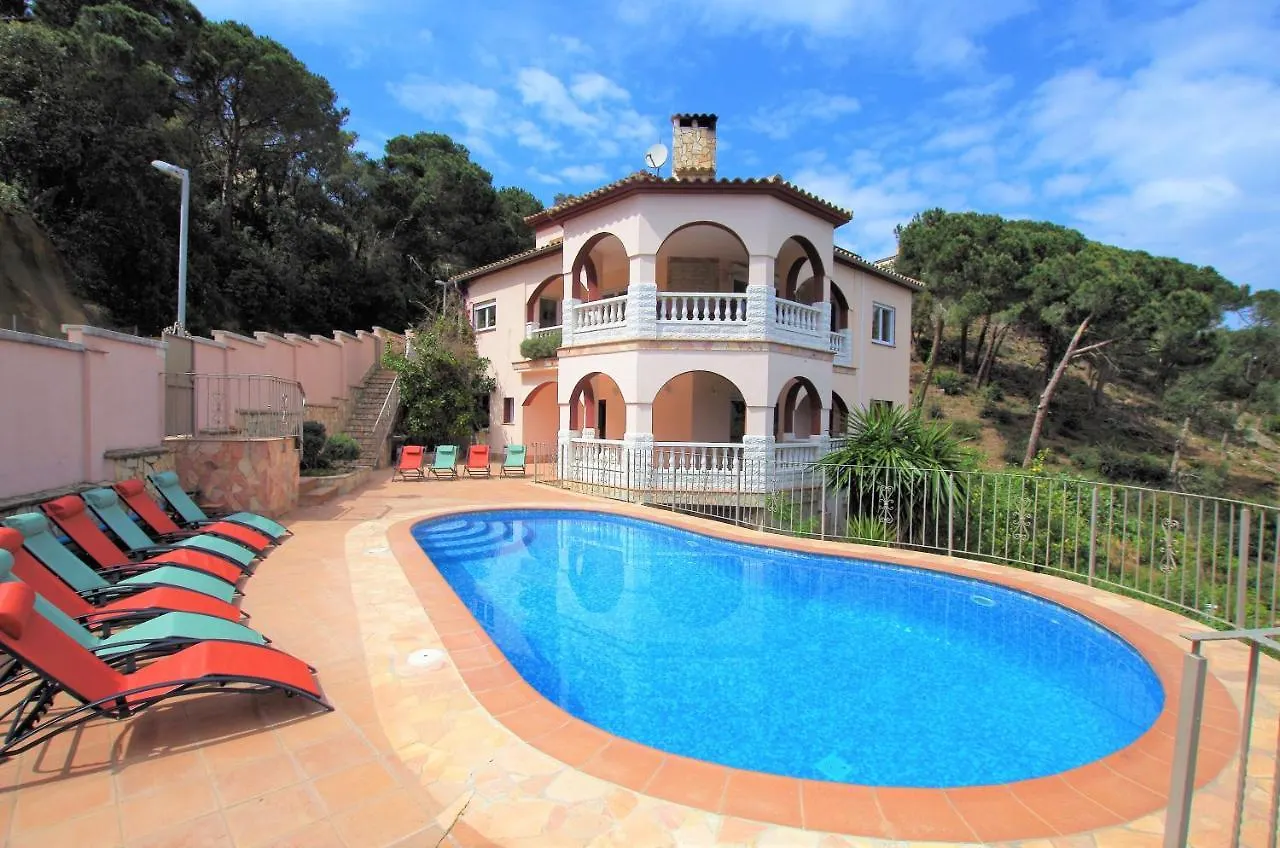 Villa Christine: Luxurious 17-Person Villa with Pool and Barbecue Lloret de Mar