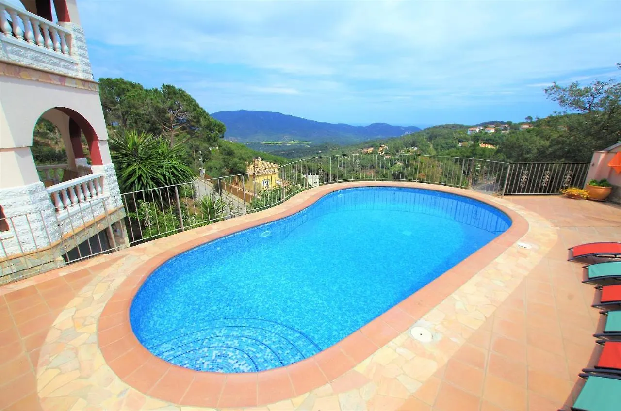 Villa Christine: Luxurious 17-Person Villa with Pool and Barbecue Lloret de Mar
