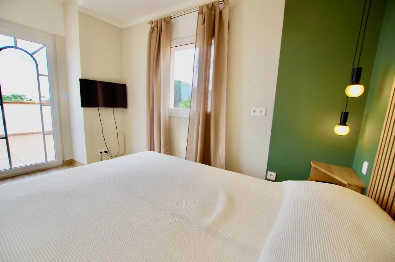 Villa Christine: Luxurious 17-Person Villa with Pool and Barbecue Lloret de Mar
