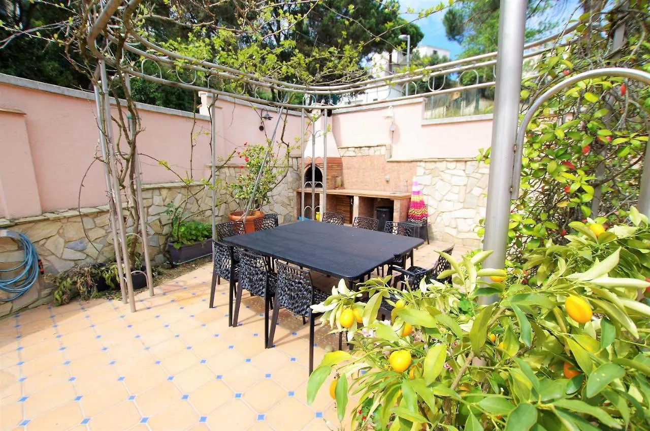 V&V Lloret- Villa Christine Lloret de Mar